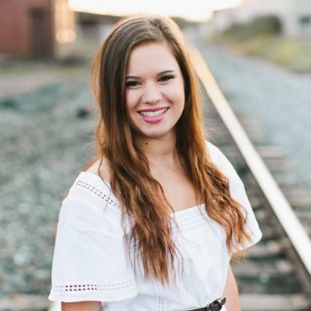 Meet your Posher, Abigail